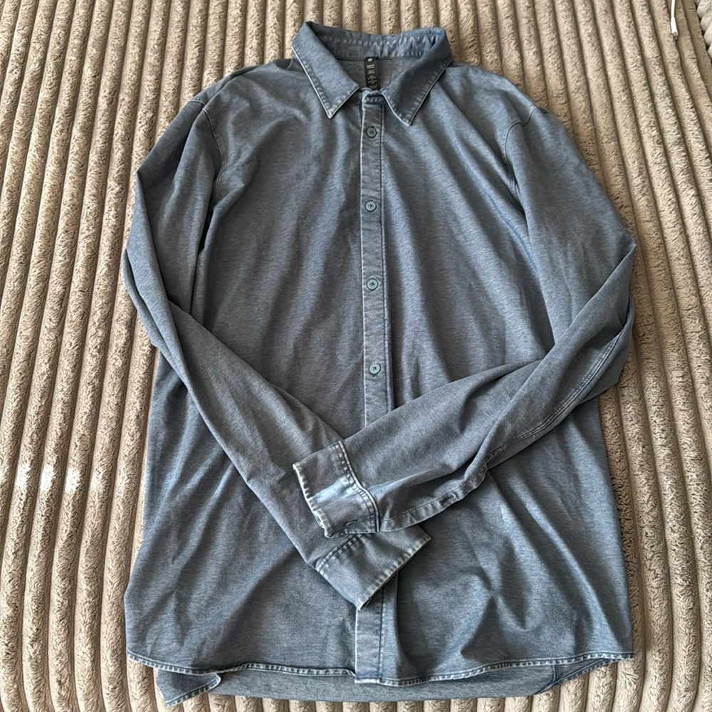 Lululemon Men’s Button-Up